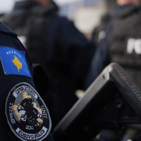 UNS: Kosovska policija ometala srpske novinare koji su izveštavali sa parastosa na Gazimestanu
