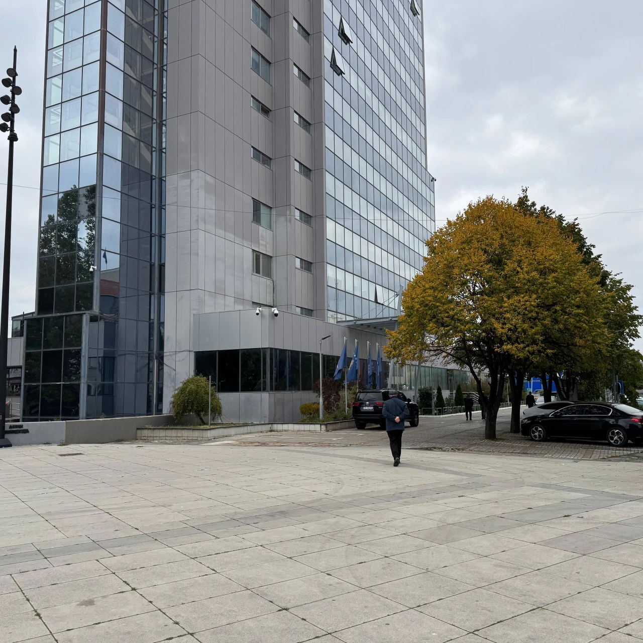 Predsednik Demokratskog saveza Kosova privremeno se povukao iz pregovore sa Samoopredeljenjem nakon inicijative za njegovu smenu