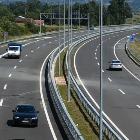 Uhapšene dve osobe iz Velike Plane: Sumnja se da su daljinskim putem onesposobili vozilo stranog državljanina, a onda mu nudili usluge šlepanja