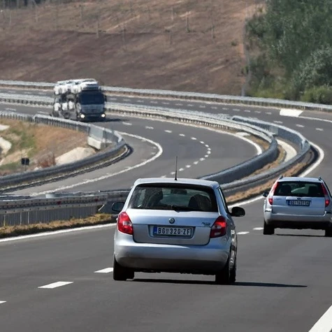 AMSS: Saobraćaj pojačanog intenziteta, zadržavanja na granici za teretna vozila