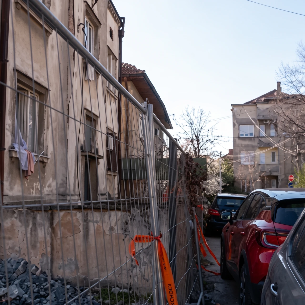 “Život smo stavili u zagradu i čekamo pravdu”: Pet godina nakon urušavanja zgrade stanari iz Vidovdanske ulice i dalje u privremenom smeštaju