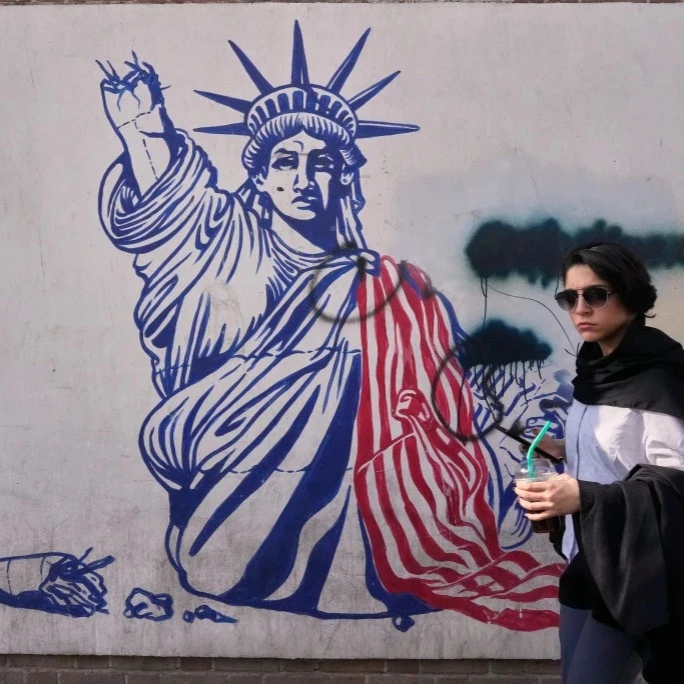Teheran uzvratio napadima na američke baze u Zalivu nakon sinoćnjih udara SAD na Iran