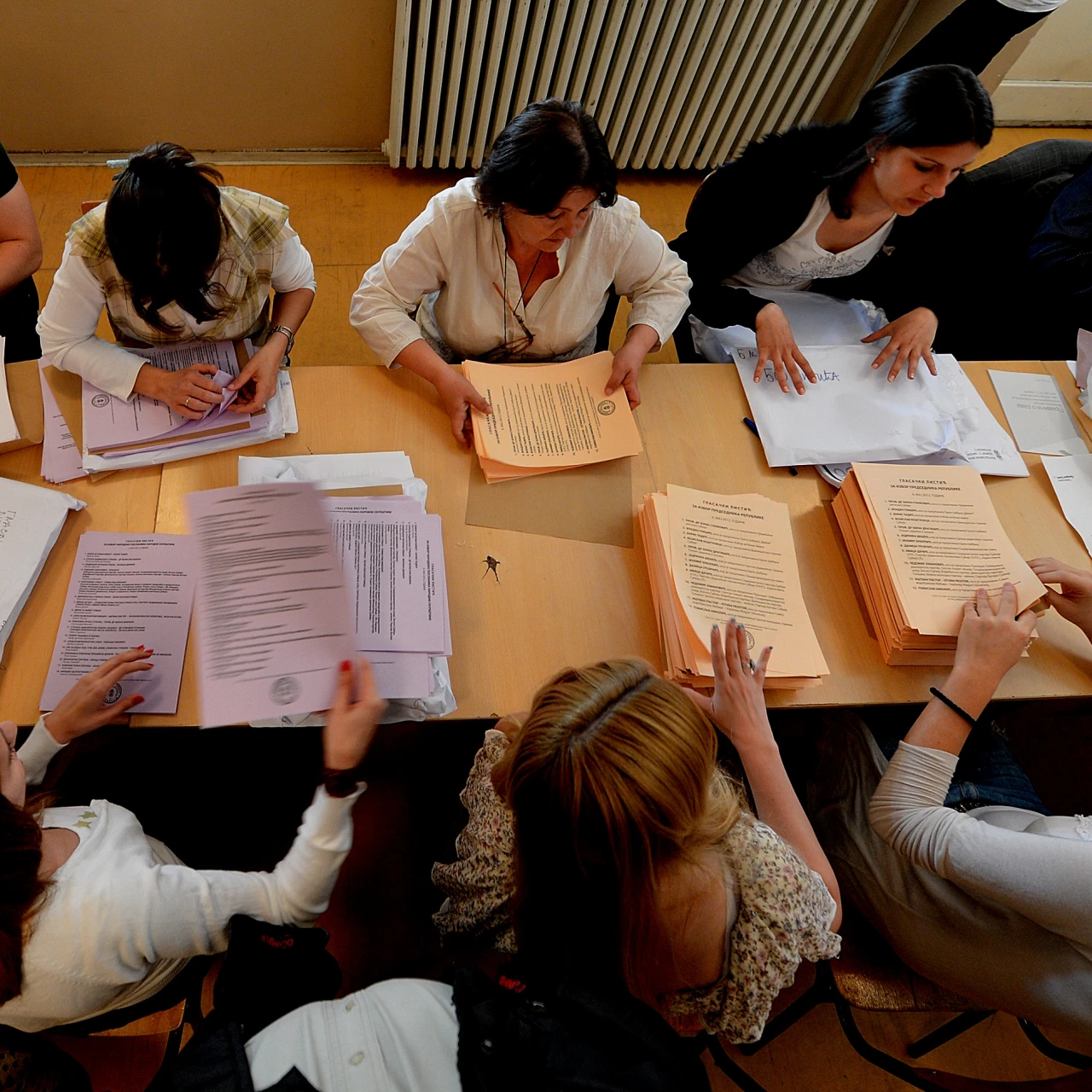 Studenti objavili da obučavaju 15.000 "kontrolora": Koliko je važno da sva biračka mesta budu pokrivena?