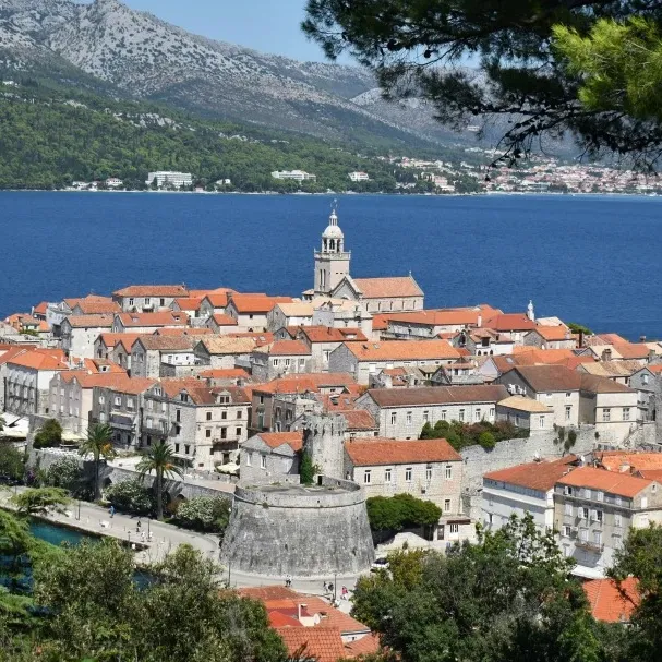 Na plaži u Korčuli zabranjeno kupanje zbog prisustva bakterije ešerihija koli