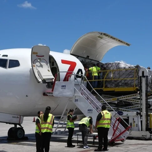 SAD poslale prvi let sa humanitarnom pomoći za Kubu