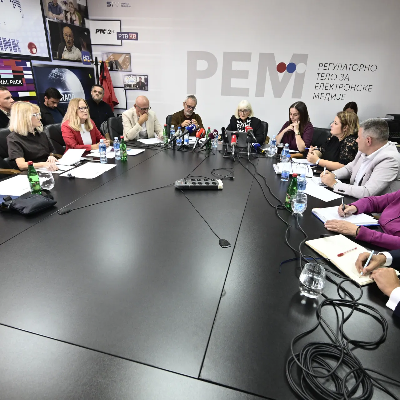 Sednica Saveta REM-a: Obustavljen postupak protiv RTS i RTV zbog priloga sa decom u predizbornim aktivnostima