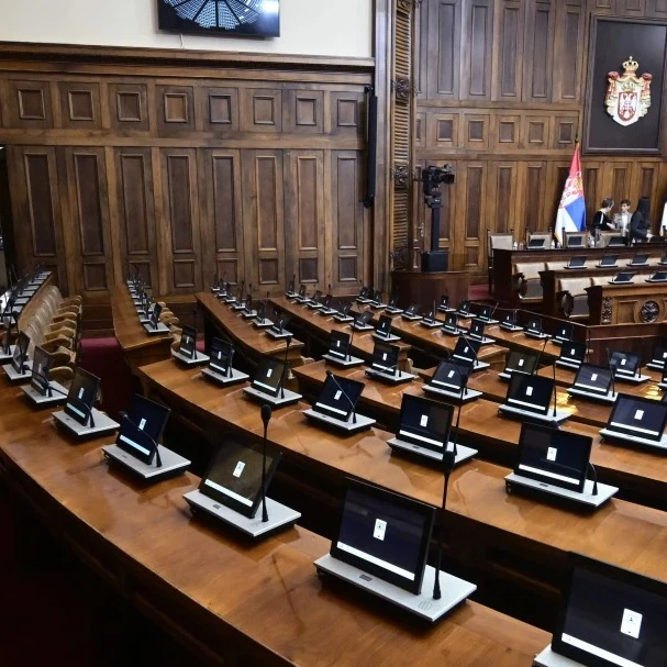BLOG UŽIVO: Nastavljeno vanredno zasedanje Skupštine Srbije, na dnevnom redu 18 tačaka