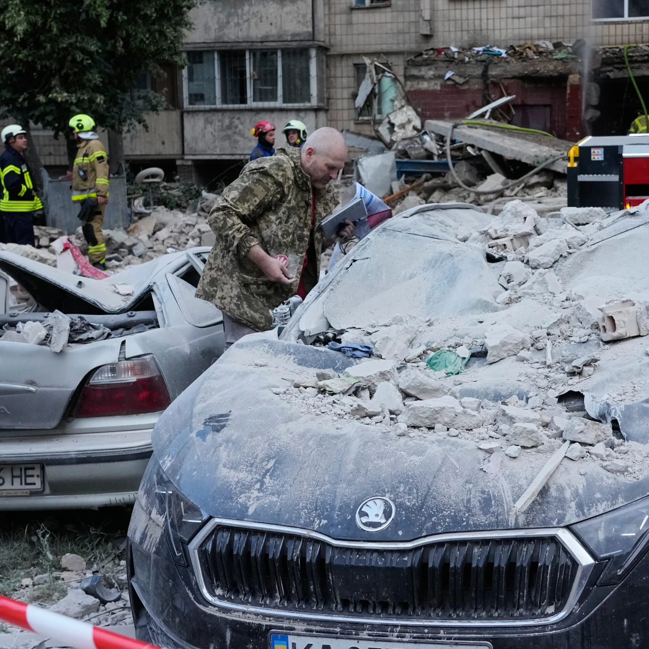 Rusija napala Kijev balističkim i krstarećim raketama, pogođene stambene zgrade