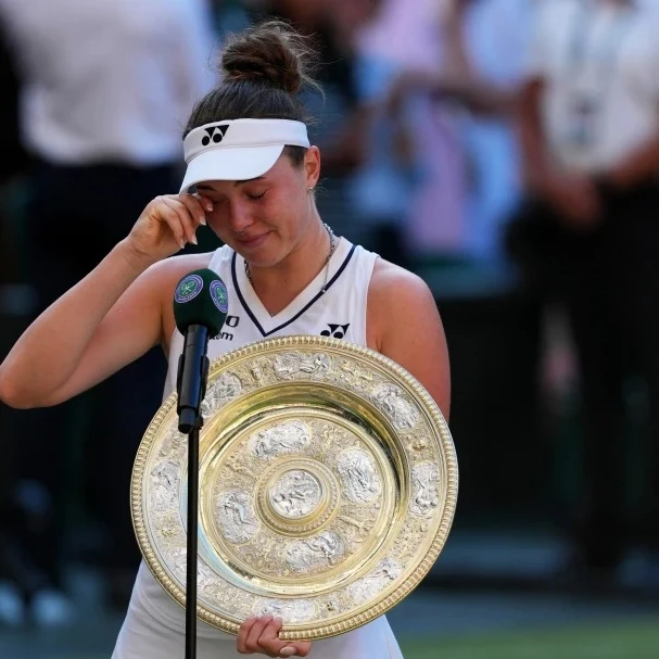 Teniserka iz Češke Linda Noskova osvojila Vimbldon