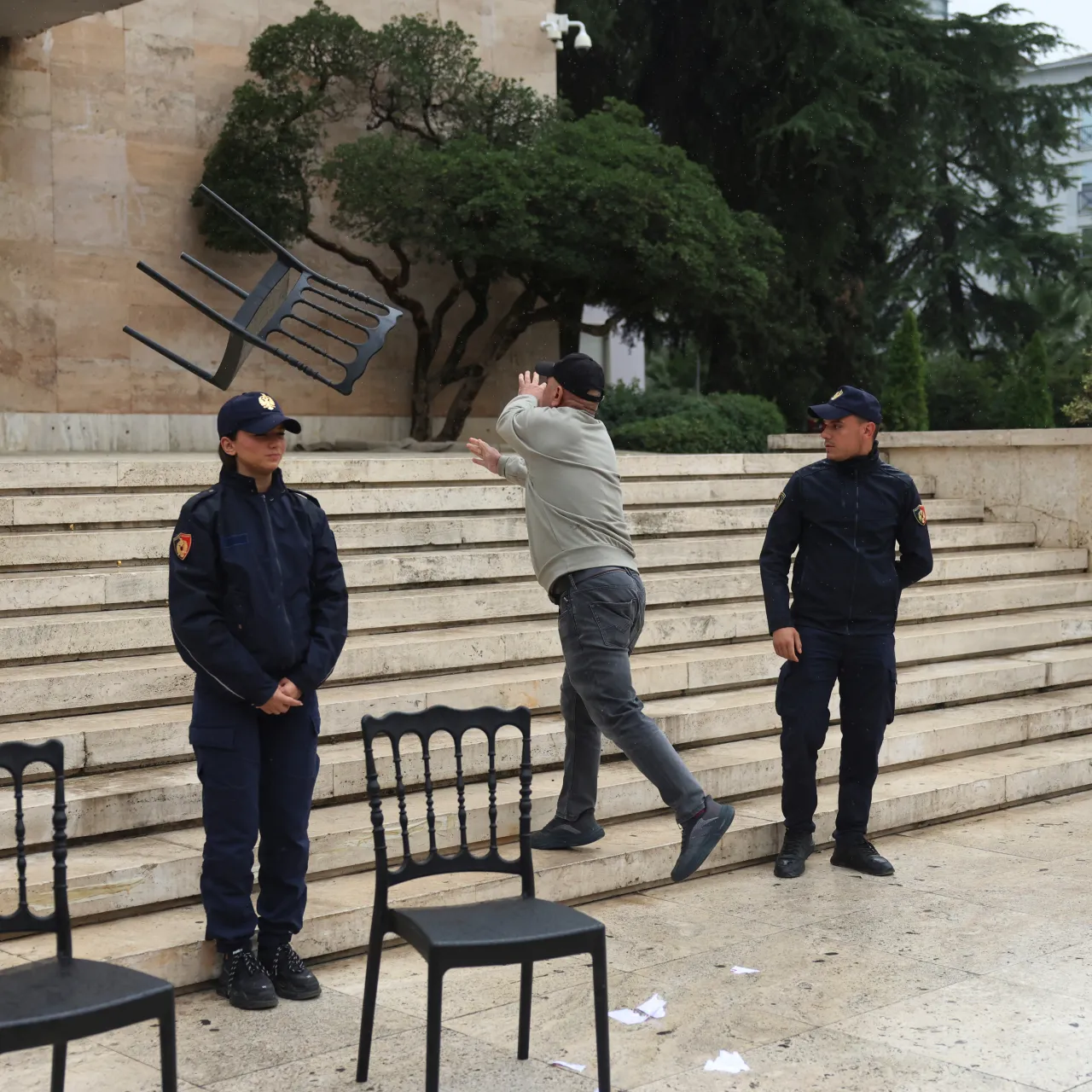 Studenti i profesori protestuju ispred sedišta vlade u Tirani, traže ostavku Rame