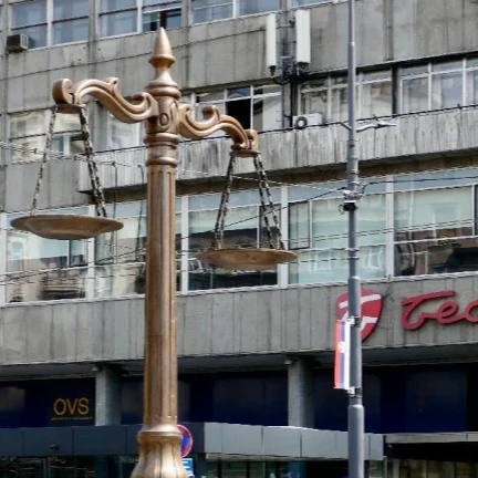 Srbija centar (Srce) o skulpturi na Terazijama: Šapić podigao spomenik sopstvenom neznanju