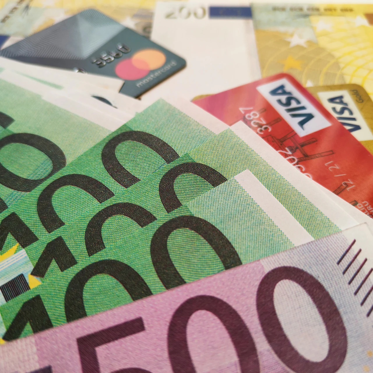 Zašto banke za stambene kredite uglavnom traže 20 odsto učešća, iako propisi NBS omogućavaju upola manje?