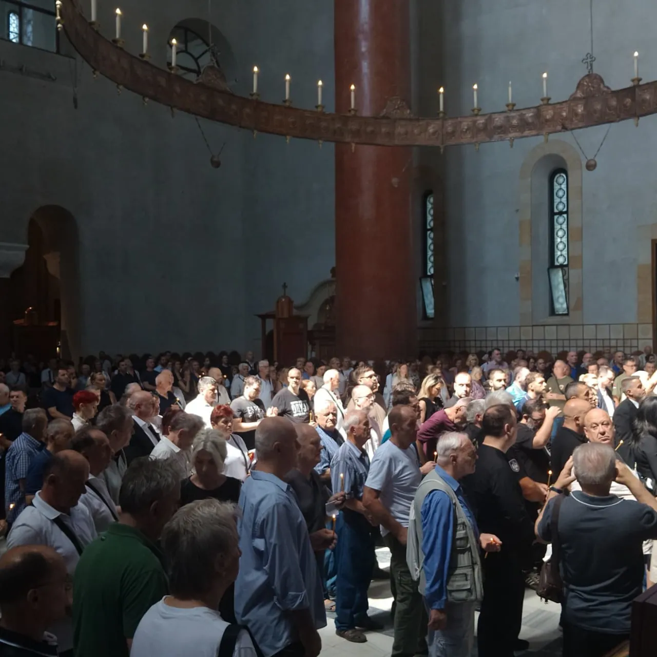 Parastos za stradale Srbe u hrvatskoj akciji "Oluja" služen u beogradskoj crkvi Svetog Marka