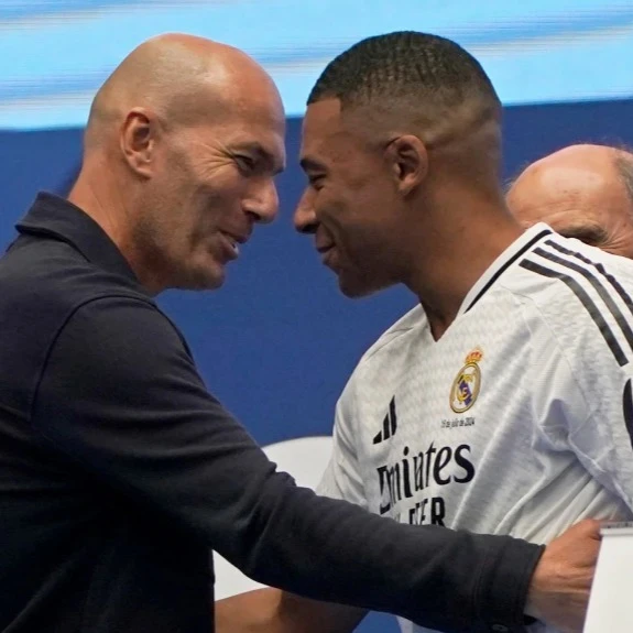 Zinedin Zidan novi selektor fudbalske reprezentacije Francuske