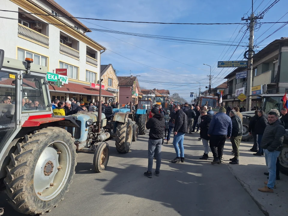 Radikalizacija protesta poljoprivrednika: Spor oko uvoza i upozorenja na nisku produktivnost agrara (VIDEO)