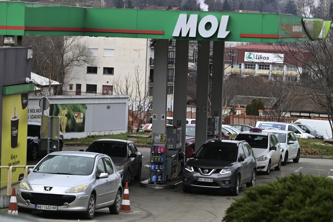 Da li potresi na tržištu nafte ugrožavaju pregovore o NIS-u: Bivši direktor u MOL-u za Insajder kaže da odluka nije samo poslovna
