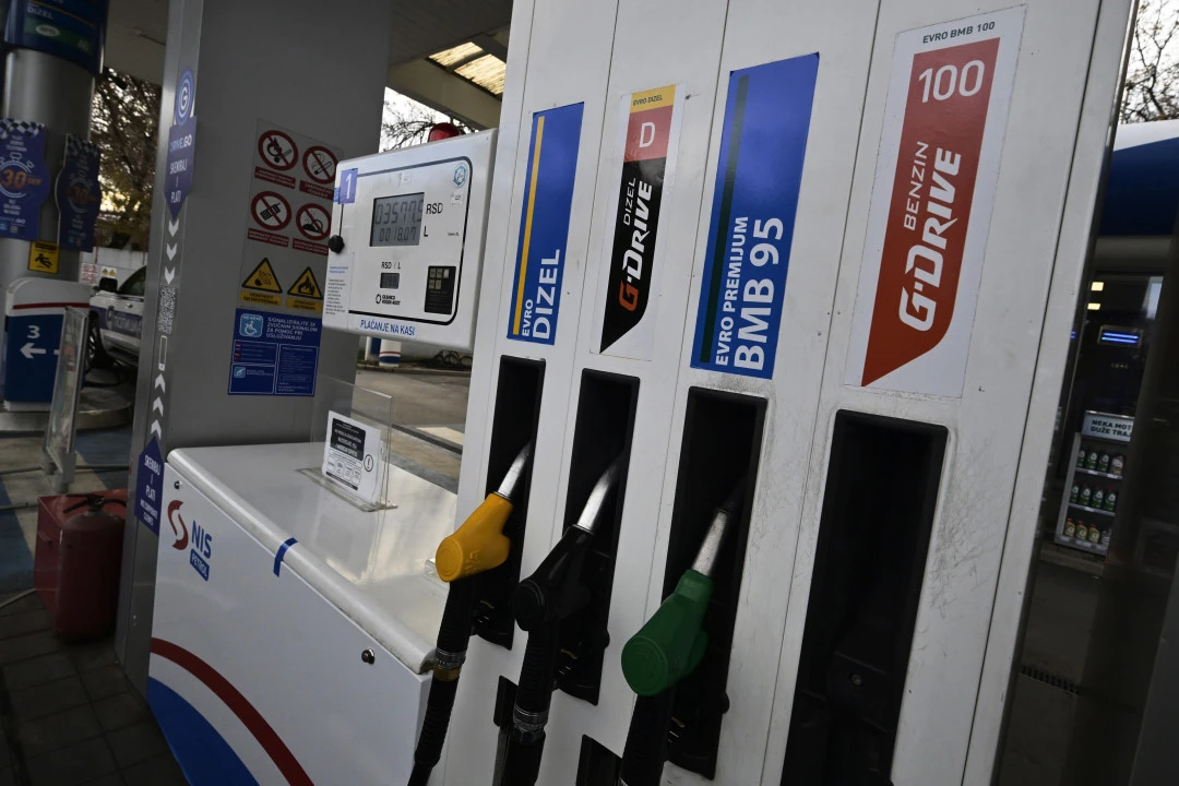 Brza reakcija regiona zbog blokade Ormuskog moreuza: Srbija zabranila izvoz, Hrvatska ograničava cene, u Crnoj Gori zastoj u snabdevanju derivata