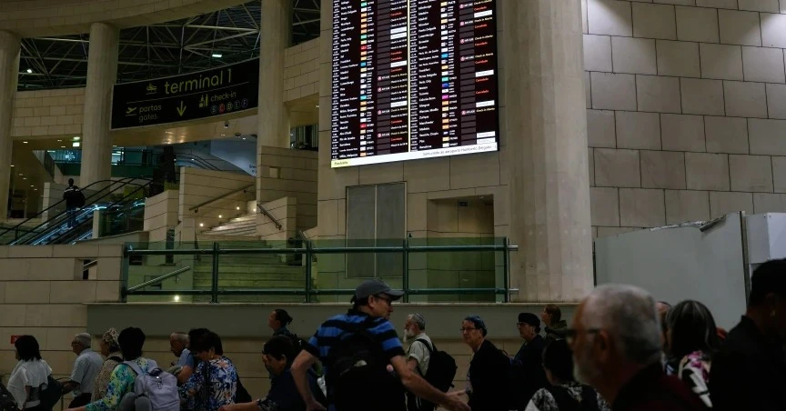 "Višesatni redovi i poluprazni letovi": Avio-industrija traži privremenu obustavu novih EU graničnih provera