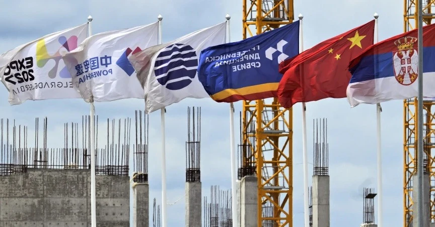Studenti u blokadi tvrde da je zbog izložbe EXPO deo studenta primoran da se iseli iz Studentskog grada, iz EXPO-a odgovaraju da je reč o "privremenom premeštanju"