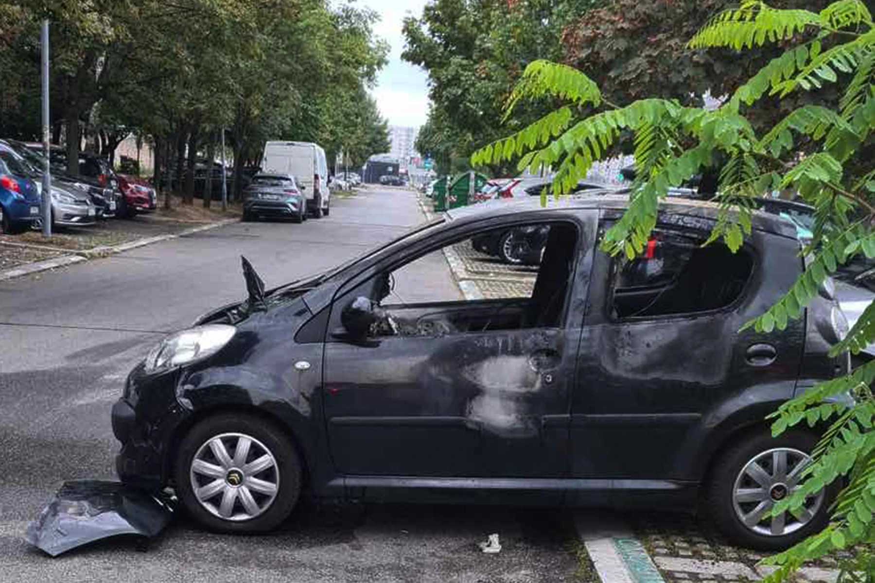 Spaljeni automobil brata Spasoja Vulevića Foto: Ustupljeno Insajderu